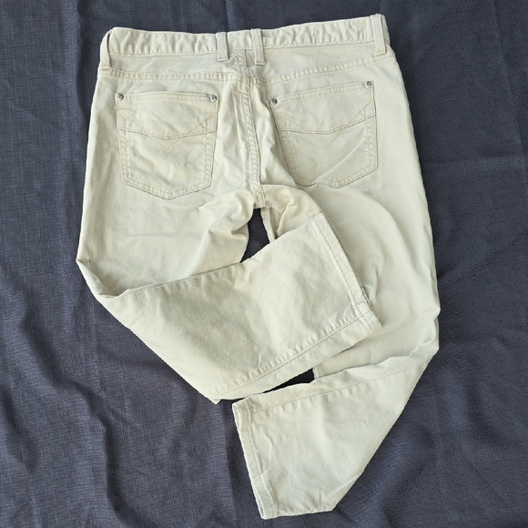 GAP - Picture 5 of 9